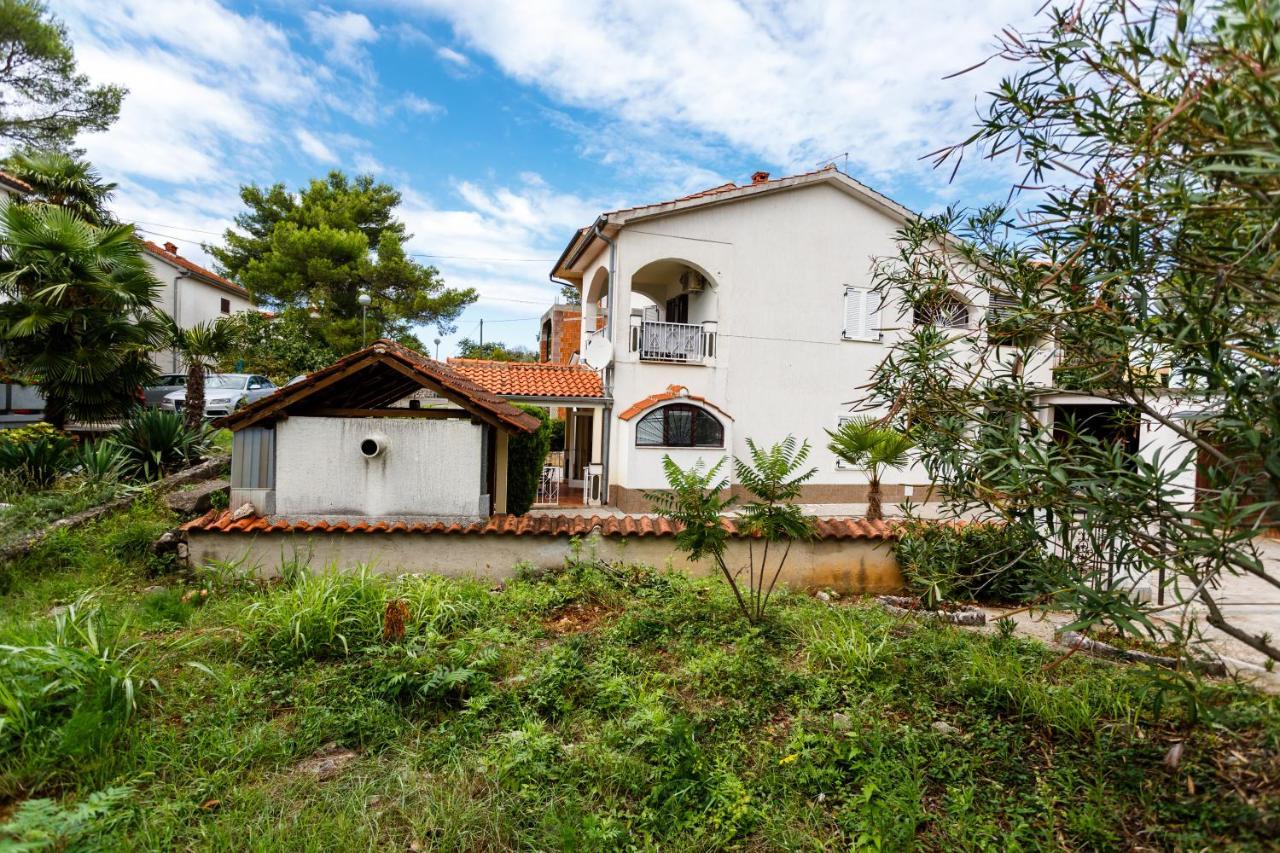 Apartmani Mili Малинська Екстер'єр фото