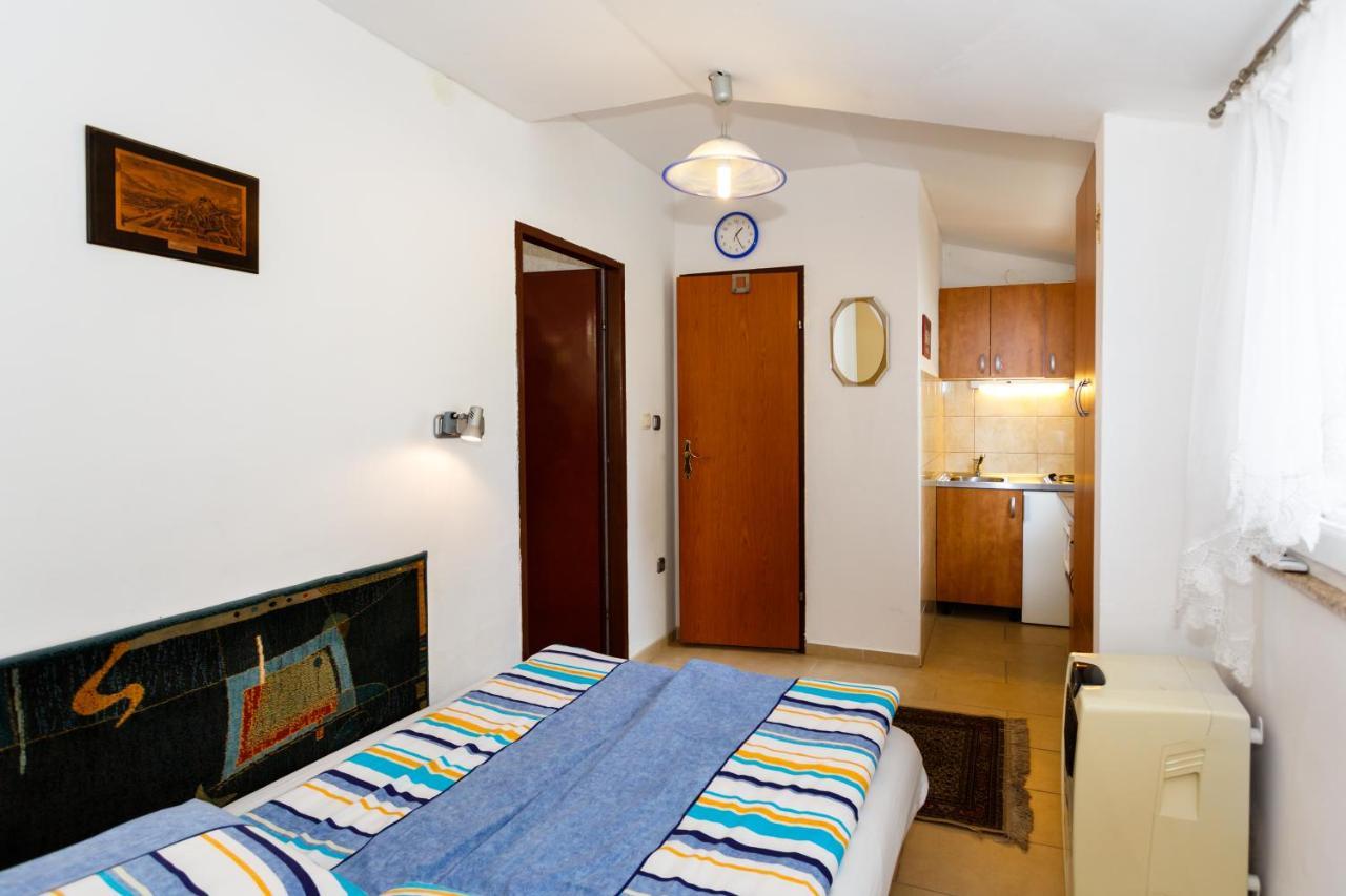 Apartmani Mili Малинська Екстер'єр фото