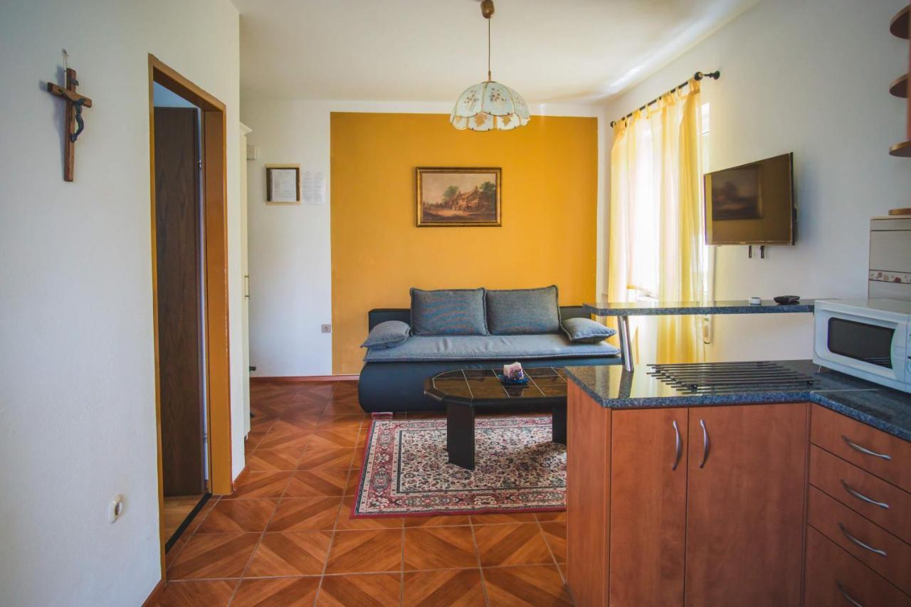 Apartmani Mili Малинська Екстер'єр фото