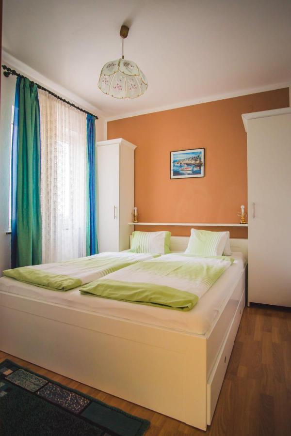 Apartmani Mili Малинська Екстер'єр фото